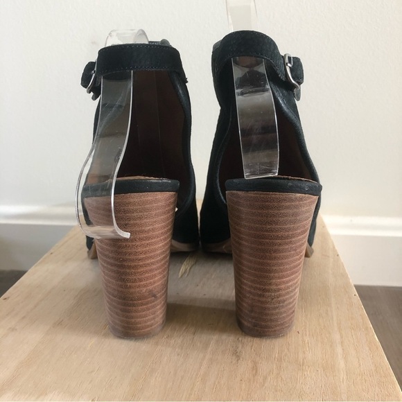 Lucky Brand Lisza Black Leather Open Toe Heeled Booties 8 - Picture 4 of 5